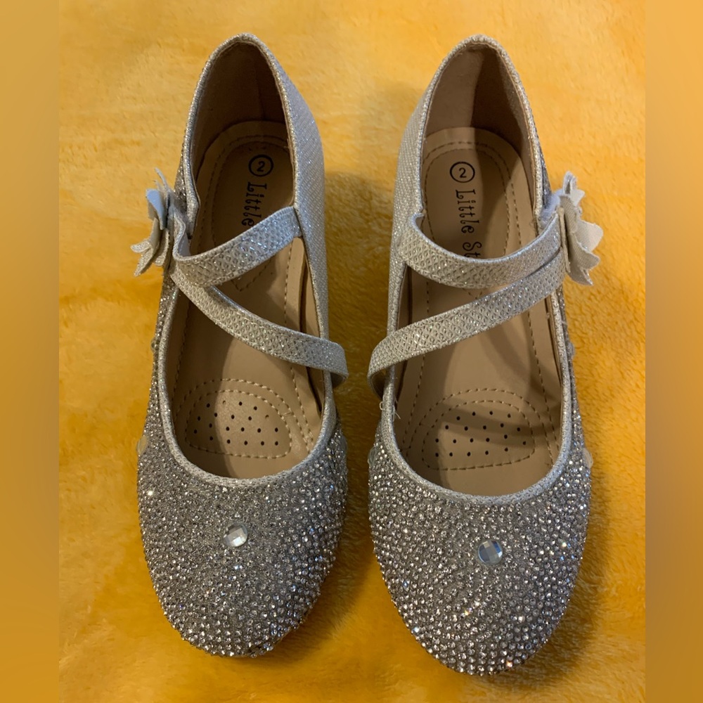 EUC * Formal Rhinestone covered Small Heel * Size 2